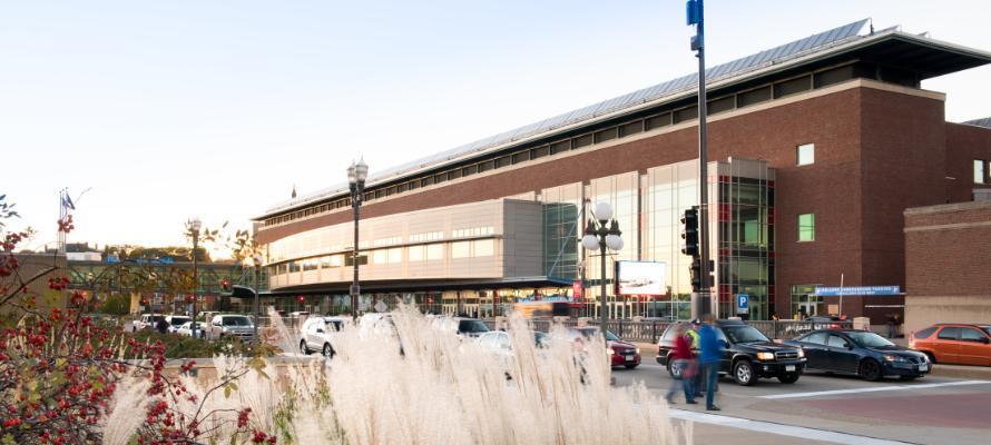 St. Paul Fatal Shooting: Active Shooter, Police Investigate Gunfire Near RiverCentre in Downtown Minnesota
